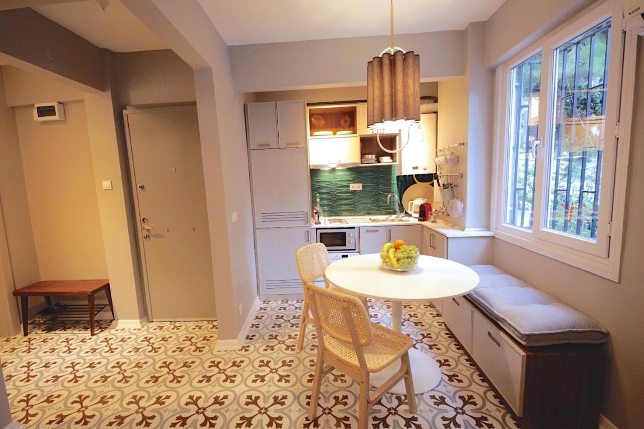 Superior Refurbished Flat In The Heart Of *